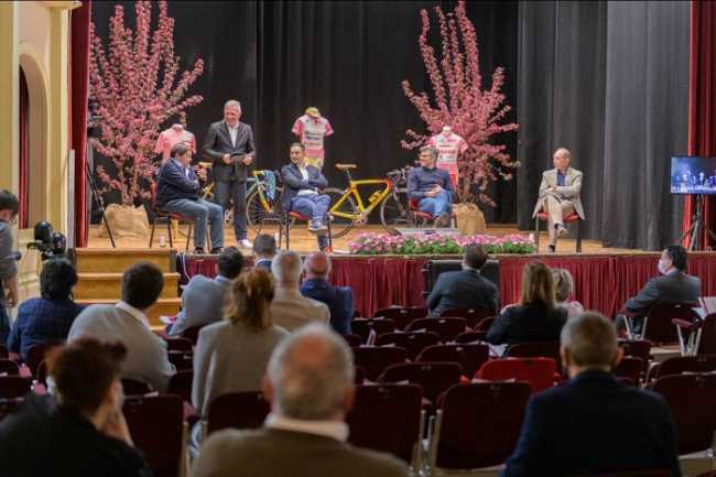 GIRO ITALIA VARALLO