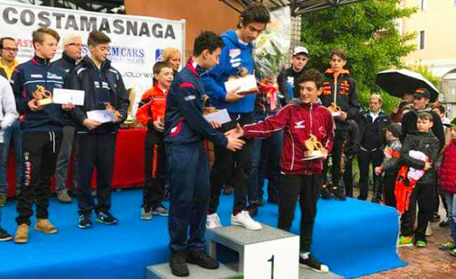 bozzola pedale como podio