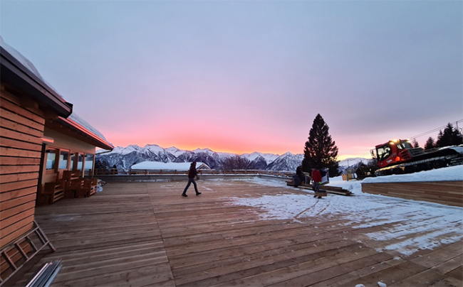 domobianca terrazzo tramonto gatto nevi