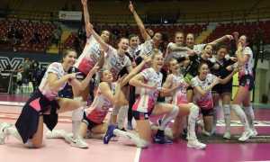 igor giocatrici gruppo festa 2