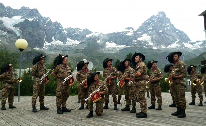 La Fanfara Bersaglieri Valdossola accoglierà il Giro d'Italia nel “tappone alpino” di Cervinia