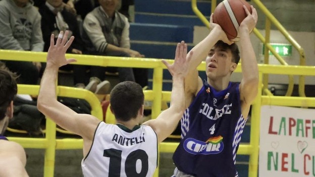 basket college borgo azione palla