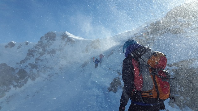 mountaineer 2080138 640