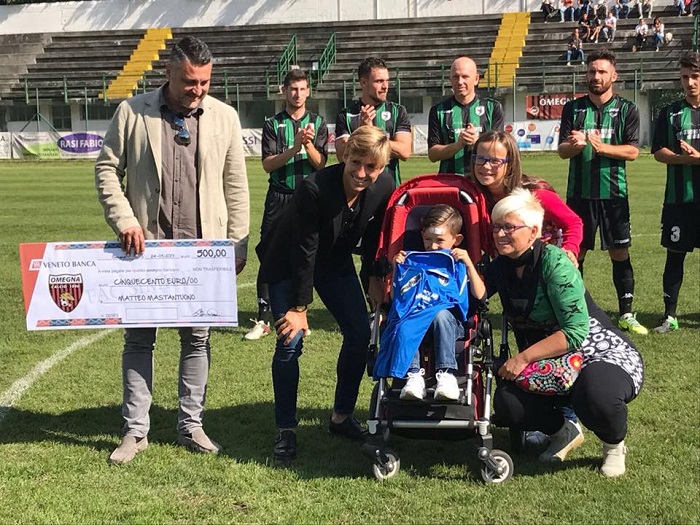 L'Omegna vince in campo e in...solidarietà