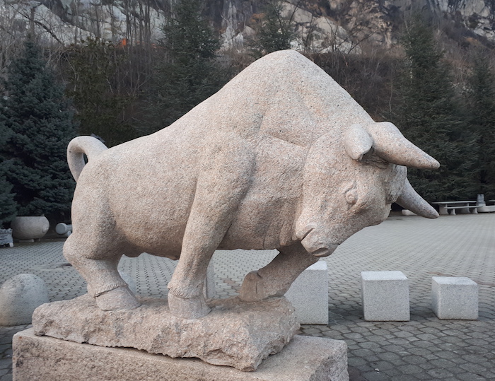 Querelle Toro, il sindaco di Premosello: disponibile alla posa nel parco di via Milano